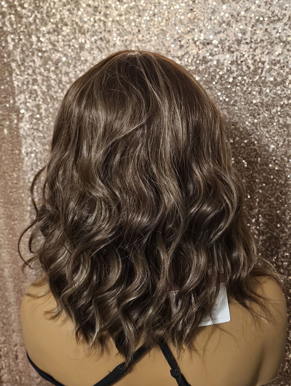 Wig - Picture 3 of 6